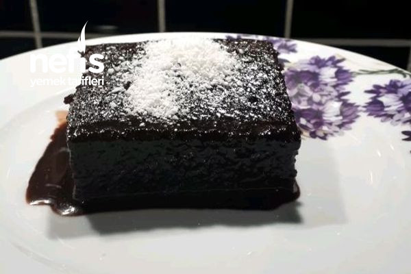bol-cikolata-soslu-islak-kek.jpg