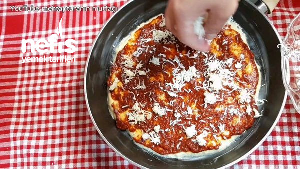 Tavada 12 Dakikada Karışık Pizza Tarifi Videolu