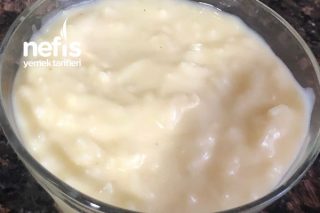 İştahsız Bebeklerin Severek Yiyeceği Yoğurtlu Şehriye Çorbası (+6 Ve Üzeri) Tarifi