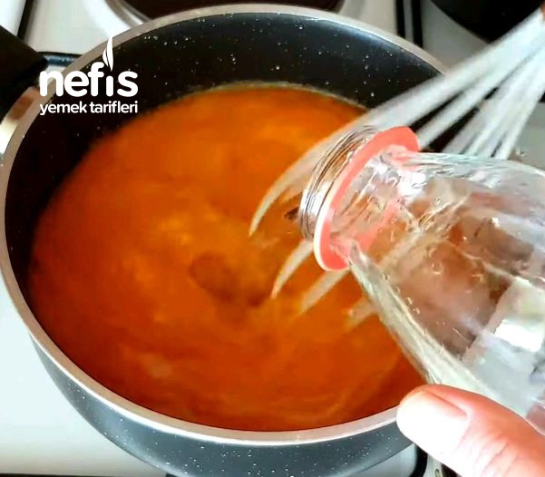 Topaklanmayan İpek Gibi Tarhana Çorbası Nasıl Pişirilir