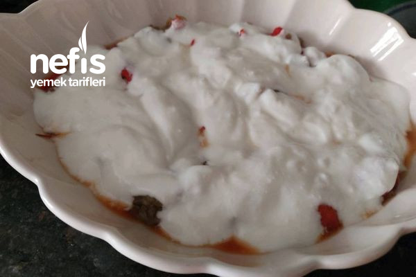 yogurtlu-kozlenmis-kirmizi-biber-ve-kozlenmis-patlican-salatasi.jpg