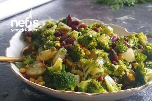 Brokoli Salatası Çok Basit Ama Bir Okadarda Lezzetli