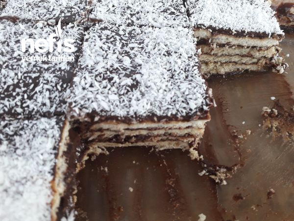 Kakaolu Puding İle Bisküvili Pasta