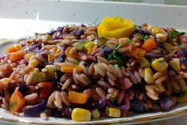 mor-lahanali-sehriye-salatasi.jpg