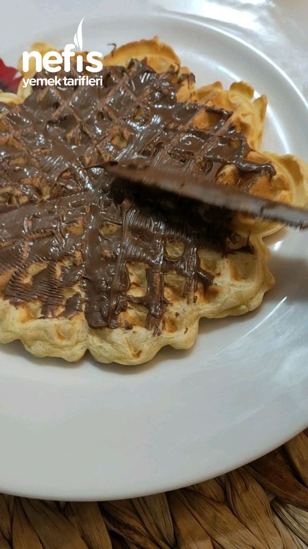 Az Malzemeli Waffle (Bu Tarif Kaçmaz)