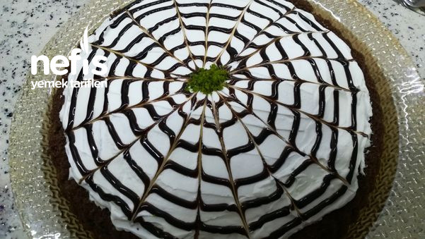 Arzu'nun Az Malzemeli Zengin Görünümlü Pastası