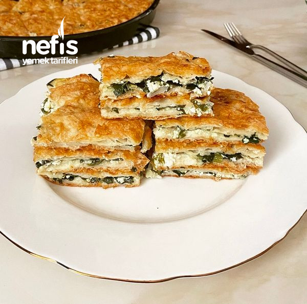 Ispanaklı Peynirli Kırpık Börek (Bir Gece Önceden Hazırlayıp Ertesi Gün Pişirebilirsiniz)