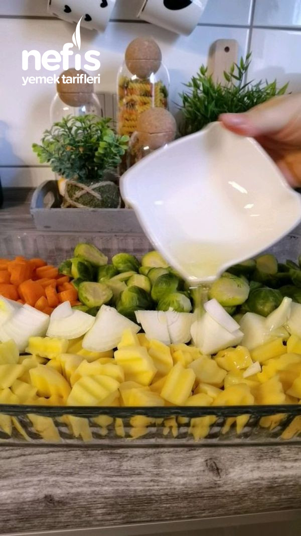 Fırınlanmış Nar Ekşili Sebze Salatası