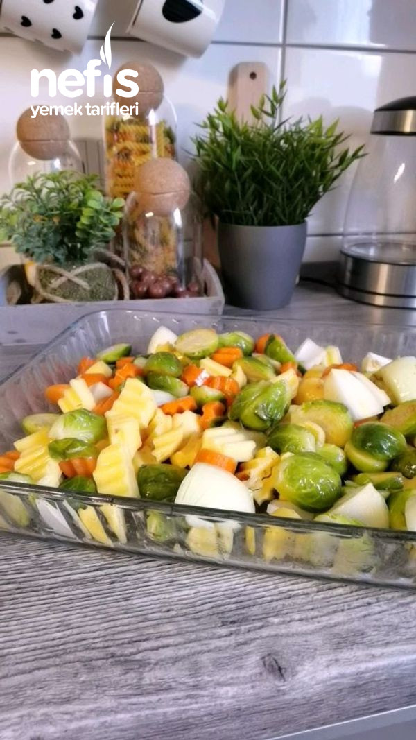 Fırınlanmış Nar Ekşili Sebze Salatası