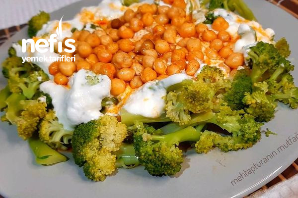 Nohutlu Brokoli Salatası