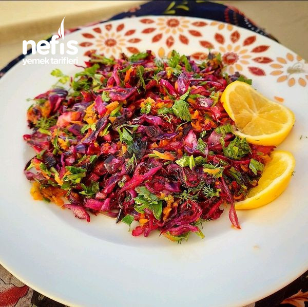 Turşu Gibi Lahana Salatası (Parlak Renkli)