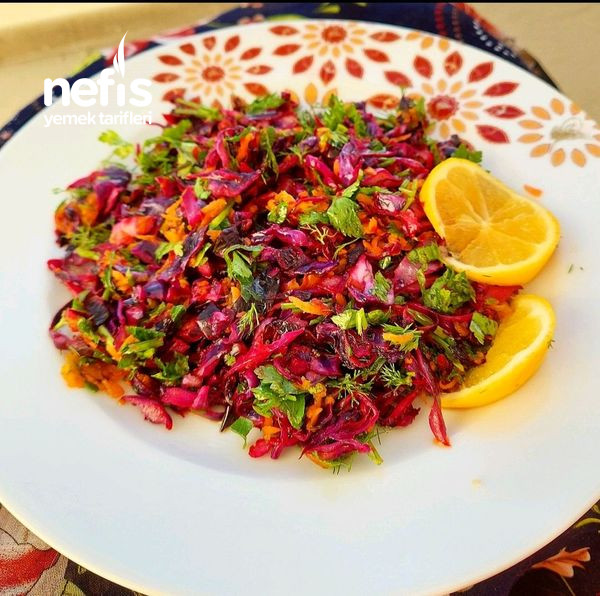 Turşu Gibi Lahana Salatası (Parlak Renkli)