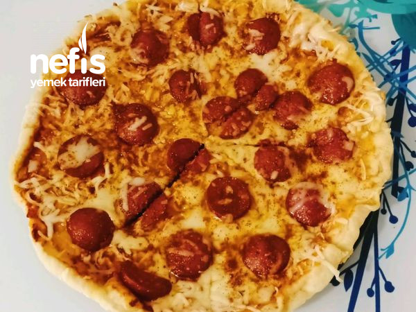 Pizza (Püf Noktaları ile Hazırdan Daha Lezzetli)