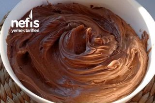 Çikolatalı Efsane Pasta Kreması Tarifi