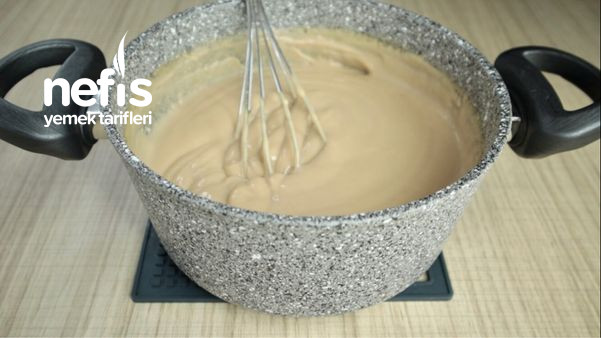 Kahveli Sütlü Çikolatalı Tatlı Tarifi (Videolu)