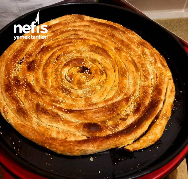 Çıtır Çıtır Ispanaklı Börek (Milföy Tadında)