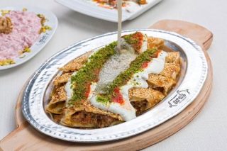Sıralı Kebap: Saray Kültüründe Geleneksel Türk Mutfağı Tarifi
