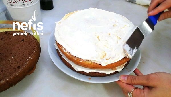 Hazır Kekten Yüksek Kat Pasta (Videolu)