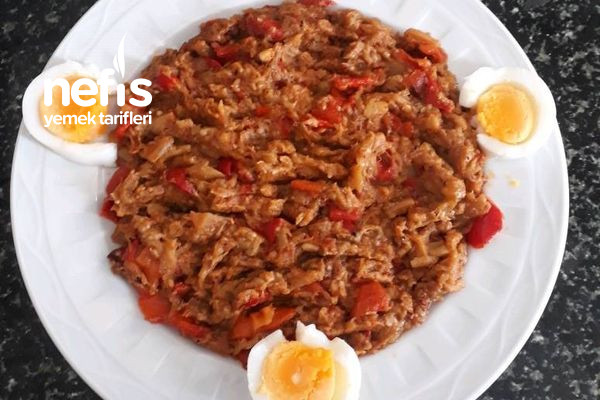kozlenmis-patlican-biber-tabagiozel-sofralariniza-eslik-edecek-bir-tabak.jpg