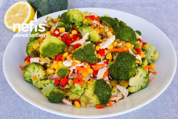 Denemeyen Kalmasın! Tavuklu Brokoli Salatası Tarifi ( videolu )