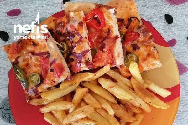 evde-pofidik-hamurlu-pizza.jpg
