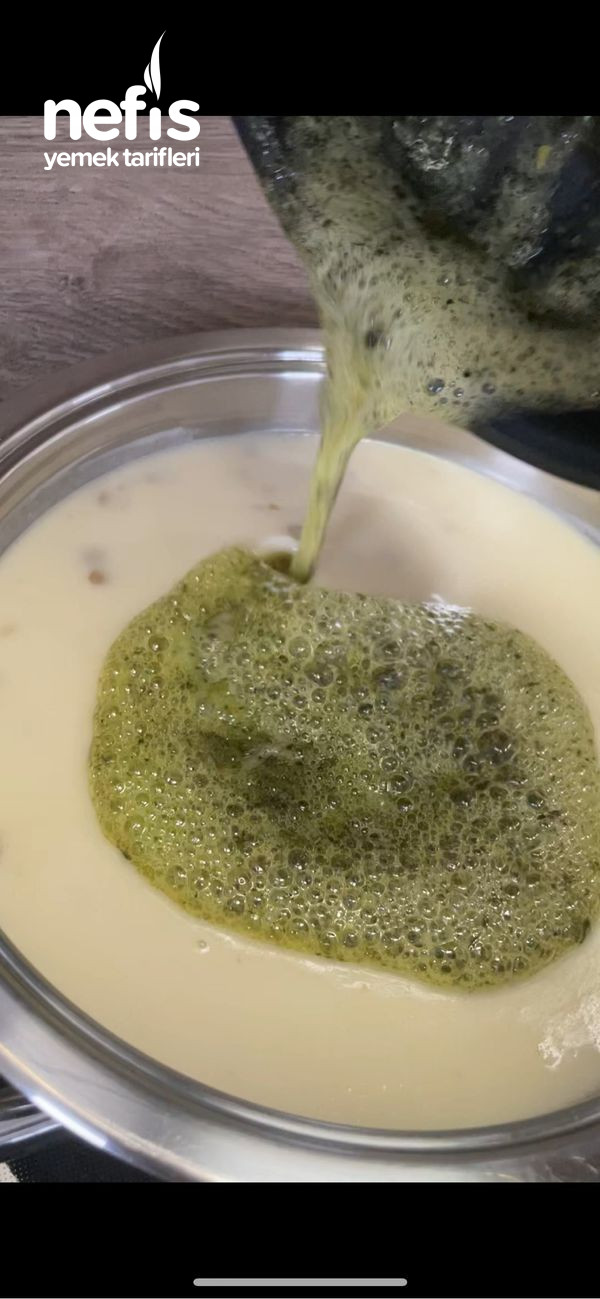 Yoğurtlu Erişteli Yeşil Mercimek Çorbası