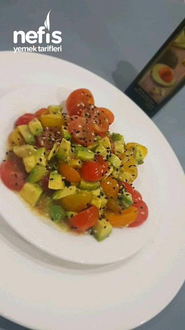 Avokado Salatası