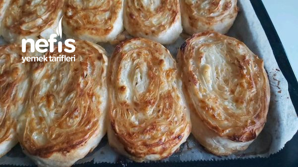 Börekçilere Rakip Börek Tarifi/ Puf Puf Kabaran Dilim Börek ( Videolu )