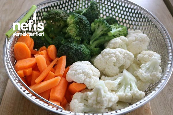 Kış Sebzeleri İle Besleyici Enfes Salata (Videolu)