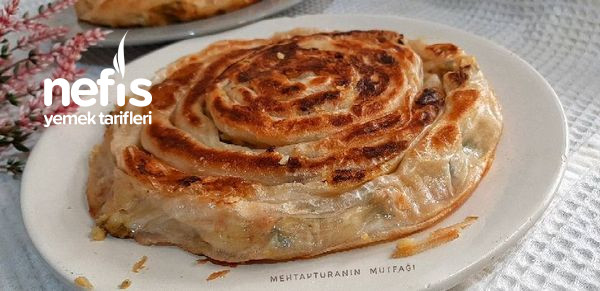 Fırın Kullanmadan Tavada Pişen El Açması Börek Tarifi (Videolu)