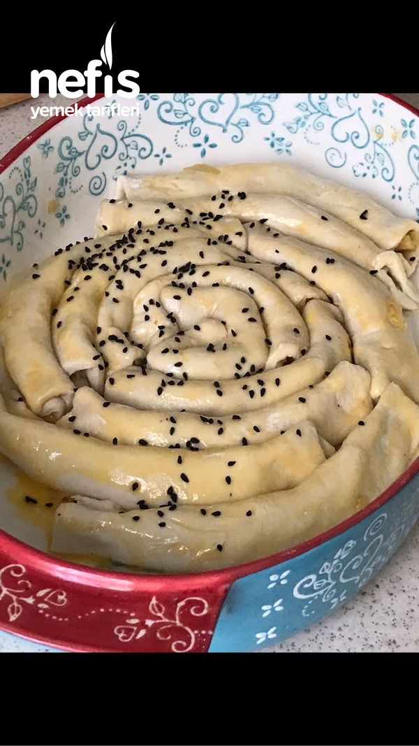 Kıymalı-Patatesli Milföy Börek