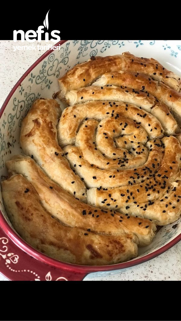 Kıymalı-Patatesli Milföy Börek