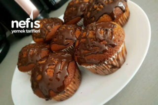 Çikolata Sos Eşliğinde Nutellalı Muffin Tarifi