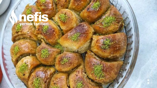 Tek Beze İle Ay Baklavası (Oklavasız)