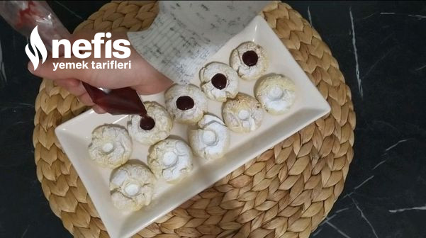 Margarinsiz Tereyağsız Kıyır Kıyır Çilek Soslu Kurabiye Videolu