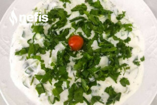 Yoğurtlu Salata Tarifi