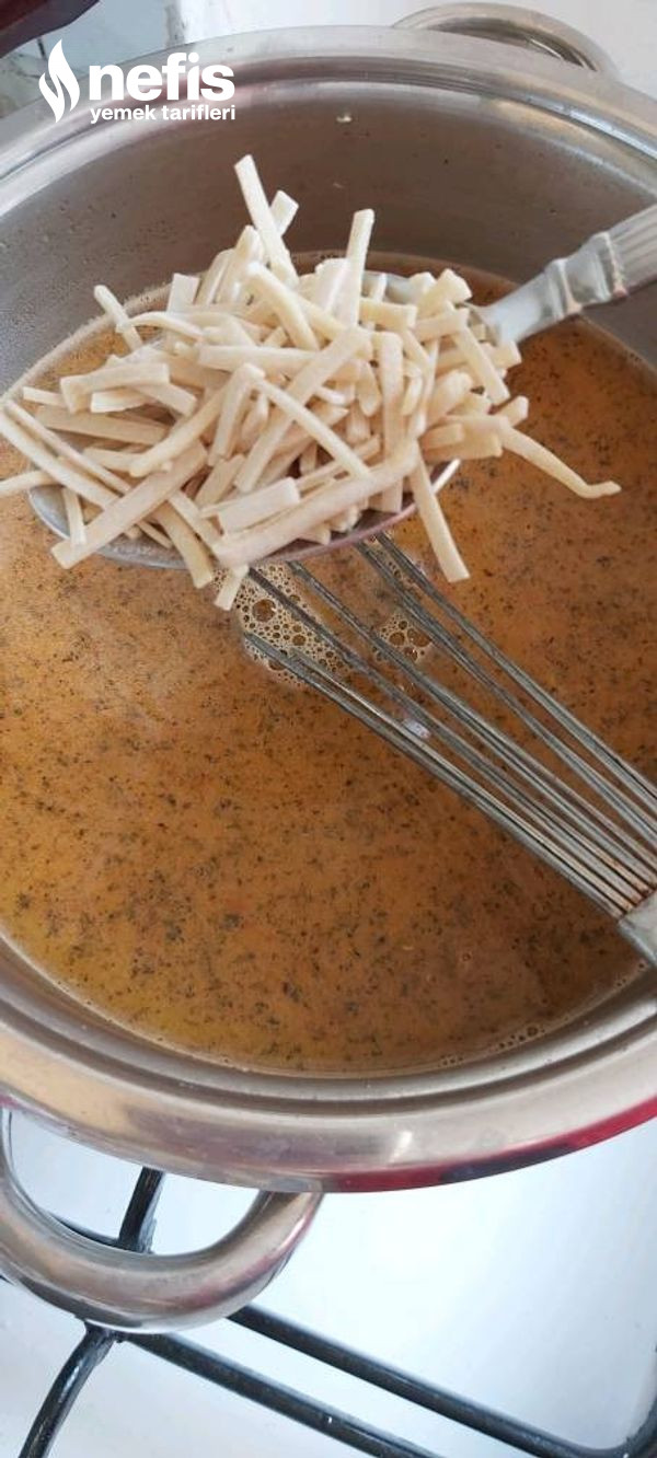 Erişteli Tarhana Çorbası