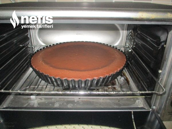 Çikolata Parçalı Ve Vanilya Pudingli Tart Kek