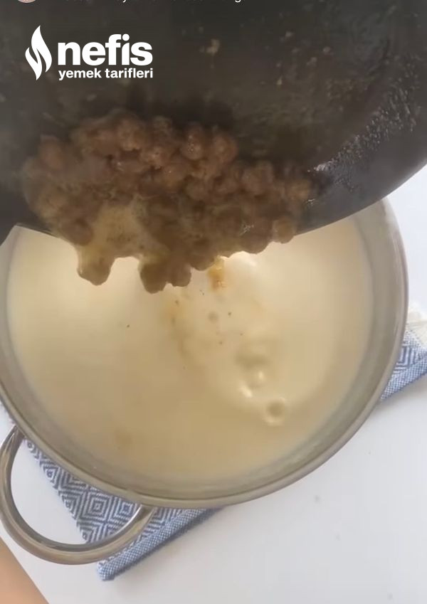 Ekşili Yoğurtlu Köfteli Çorba