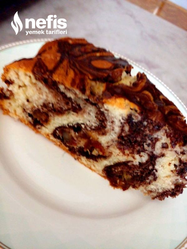 Hurmalı Ve Çikolata Parçalı Mozaik Kek