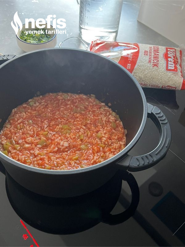 Domatesli Pirinç Çorbası