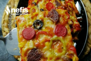 Evde Bol Malzemos Pizza (Hazır Pizzada Neymiş) Tarifi