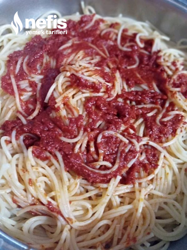 Spagetti Makarna Salçalı
