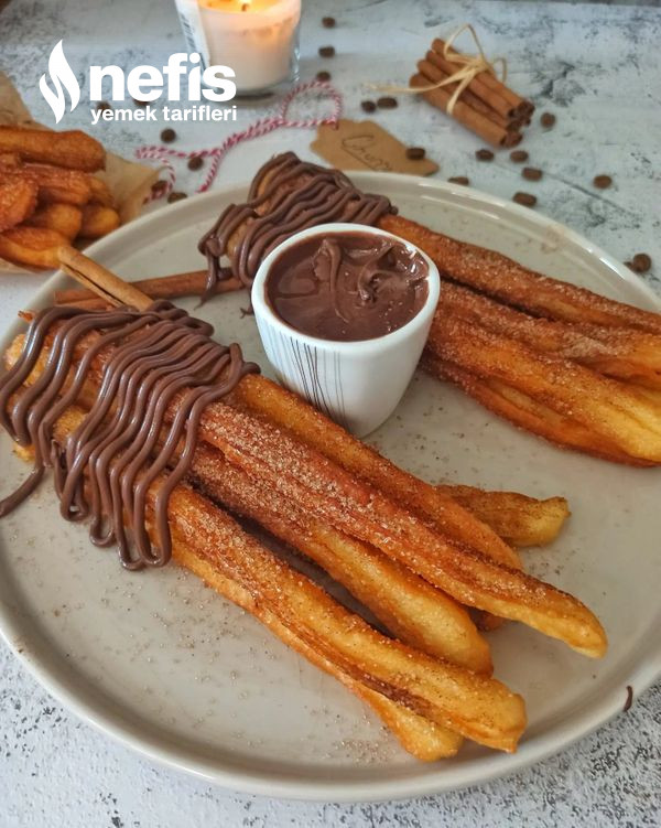 Kızartılmış Bir Tür Hamur Tatlısı Olan Churros