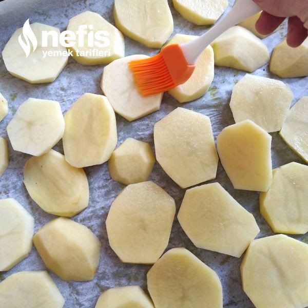 Hem Lezzetli Hem Sağlıklı Fırında Nefis Patatesli Patlıcan Oturtma