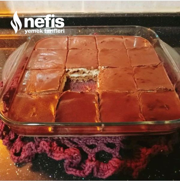 Pastacı Kremalı Çikolata Soslu Borcam Tatlısı (Videolu)