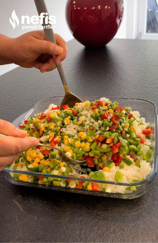 Rengarenk Pirinç Salatası
