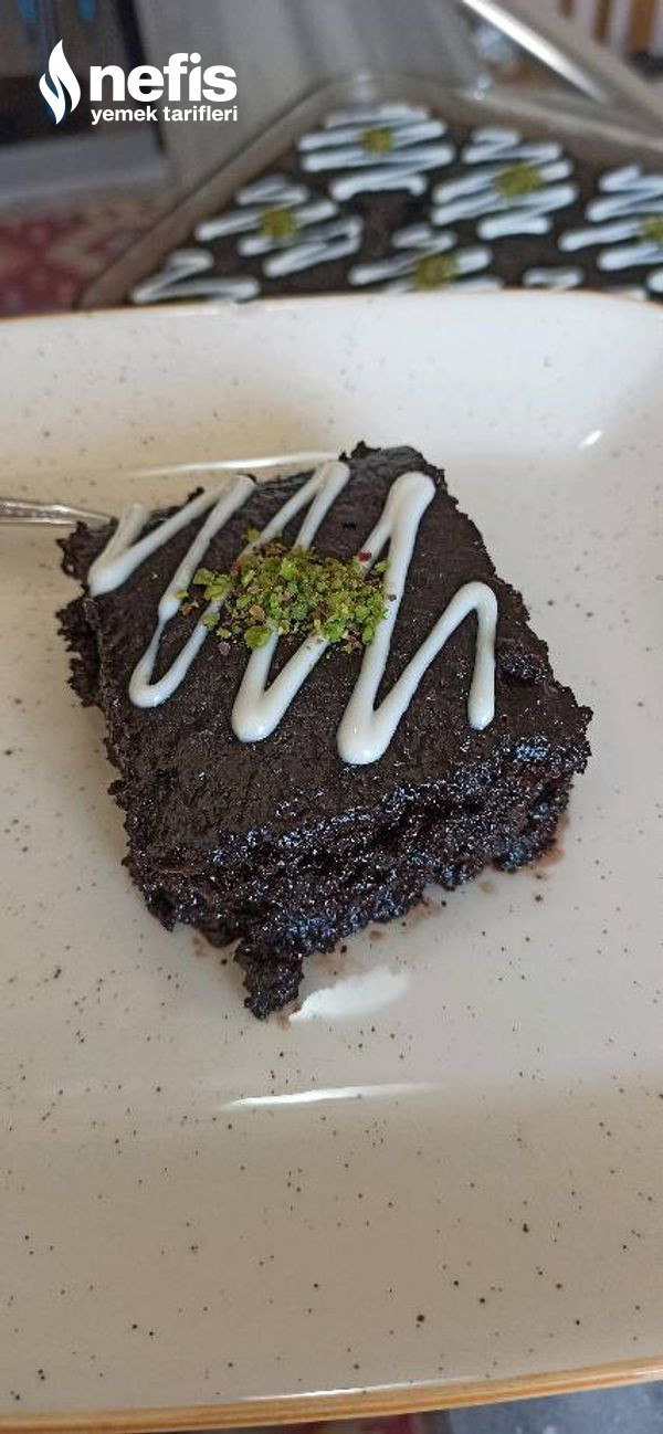 Black Girl Cake (Υγρό κέικ με διπλή σάλτσα)