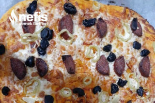 İncecik Hamuruyla Nefis Pizza Tarifi