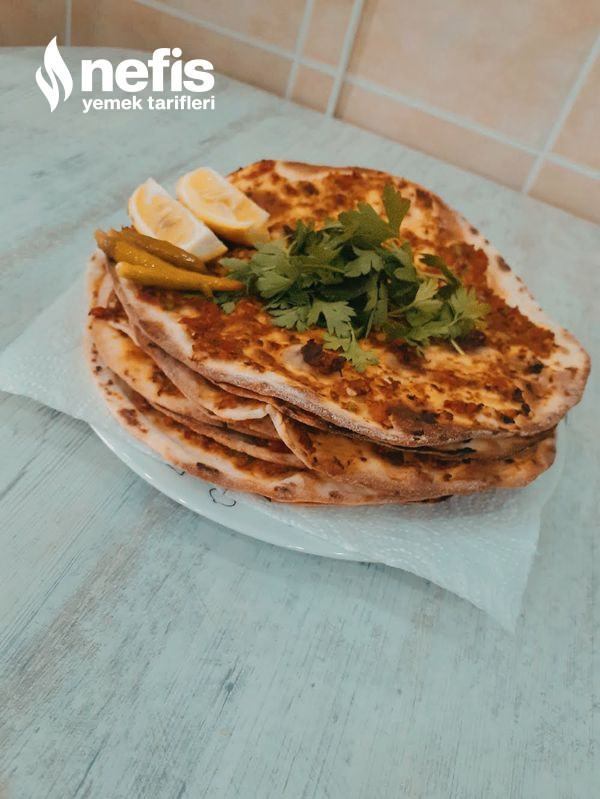 Lahmacun Tarifi (En Kolay Hali İle)